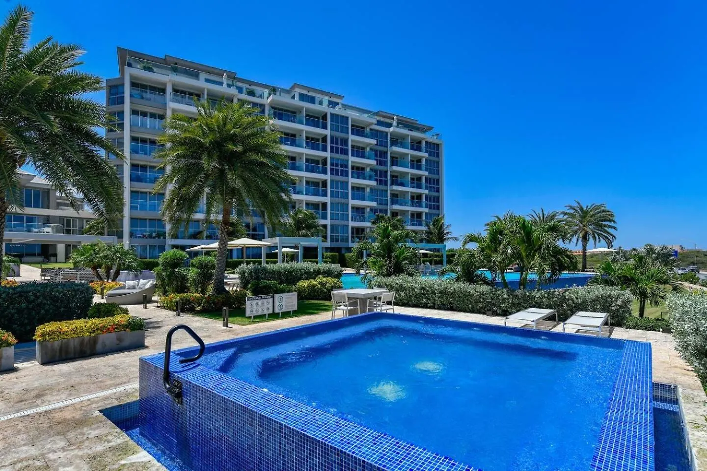 Azure 515 Aruba Vacation Sunset Breeze Apartment Palm Beach