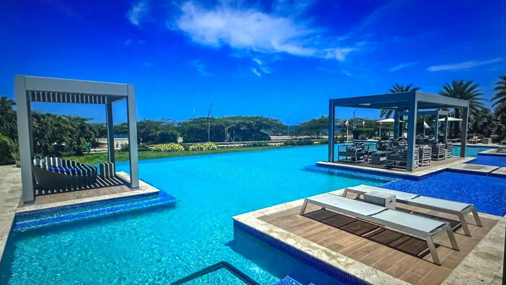 Azure 515 Aruba Vacation Sunset Breeze Apartment Palm Beach